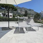 Dafne Villa
